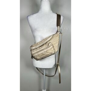 Nicole Miller Women's Medium Crossbody Fanny Pack Travel Bag Quilted Gold Hinges